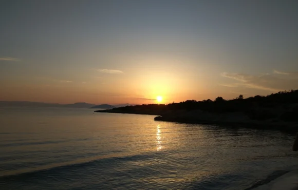 Παραλία Λεπίτσα & Eστιατόριο/Bar Cafe (6χλμ)
