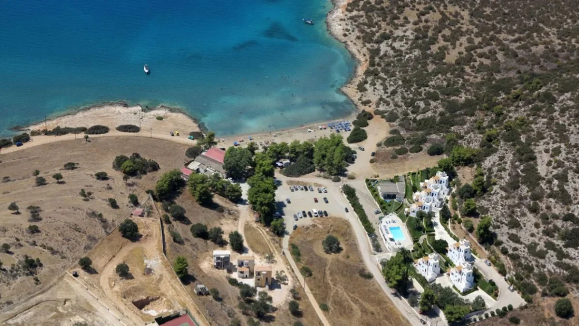 Παραλία Λεπίτσα & Eστιατόριο/Bar Cafe (6χλμ)