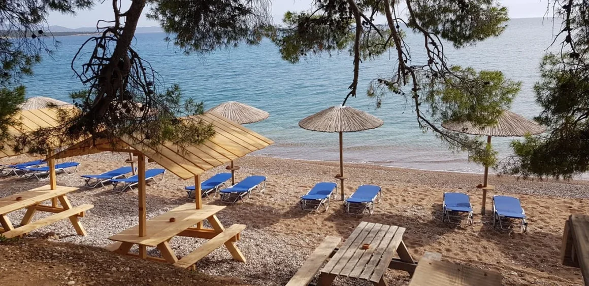Canteen Pou Gou Bar Grill at Kiparissia Beach (3km)