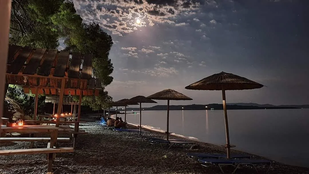 Canteen Pou Gou Bar Grill at Kiparissia Beach (3km)
