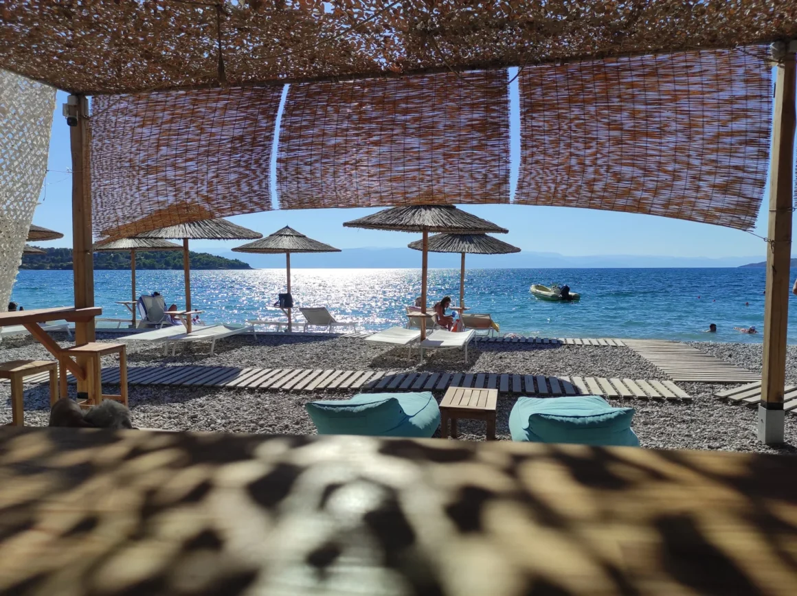 Salty Beach bar at Ververoda Beach (4km)